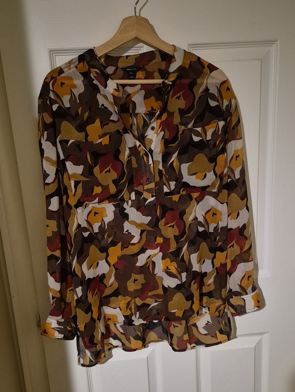 RW&CO Abstract Runic Earth Tone Button Front Blouse Top Size Medium
